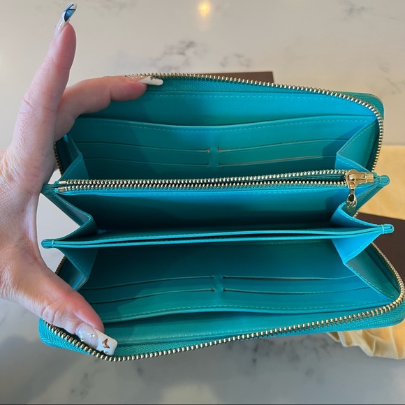 SALE!! Rare authentic louis vuitton monogram vernis wallet turquoise - Picture 9 of 14